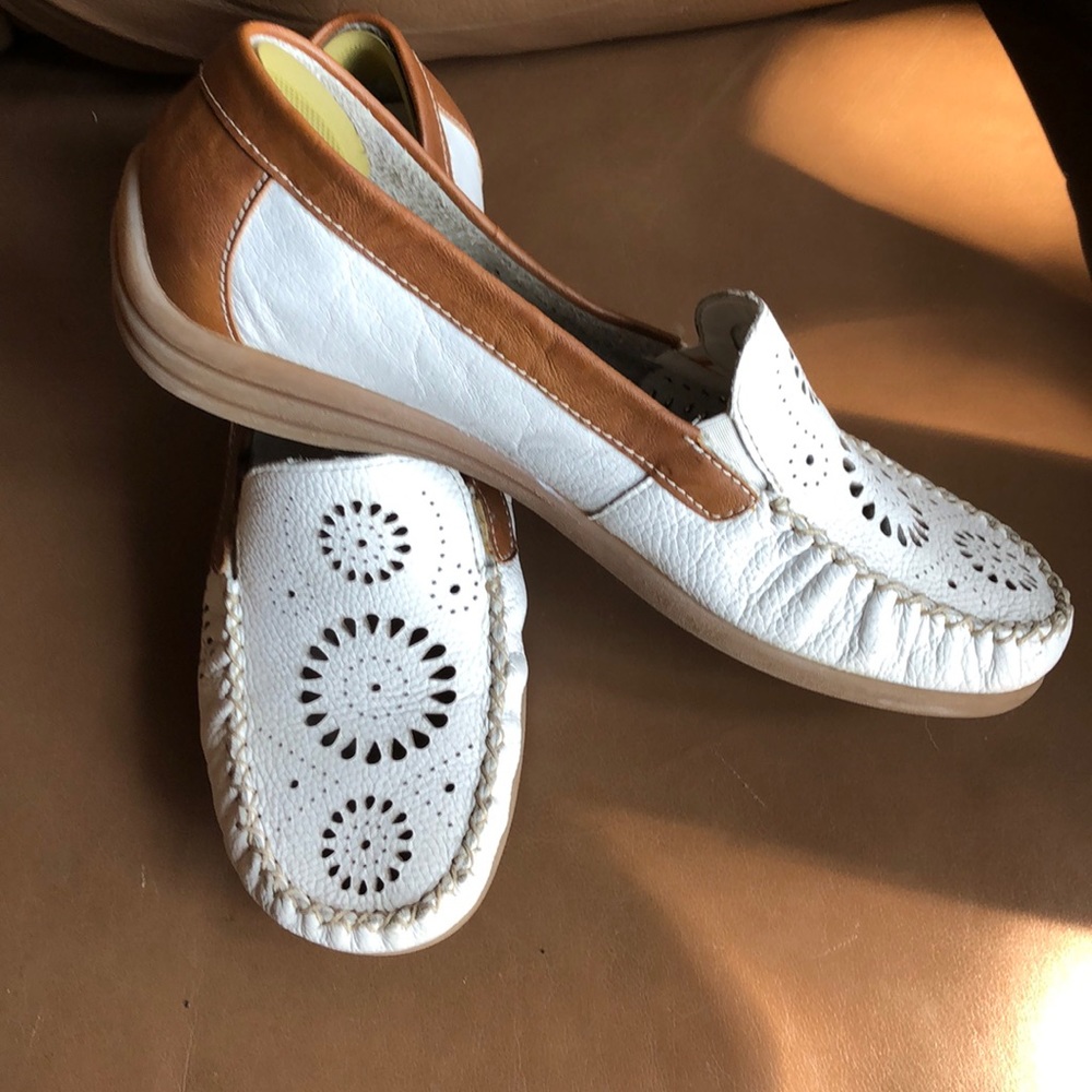 Dorndorf laser cut leather moccasin